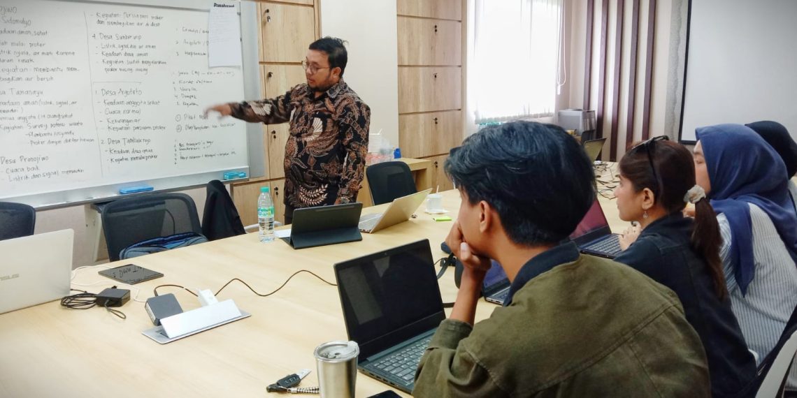 Crisis Center MMD UB  Tangkal Berita Hoaks